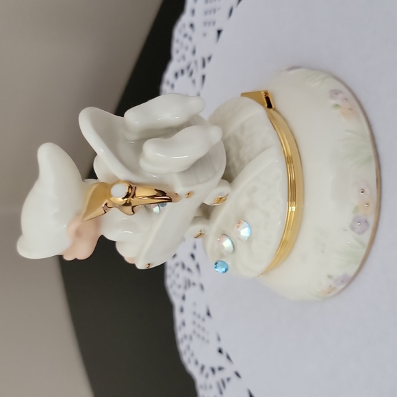 Disney Treasures Box - Picture 4 of 8